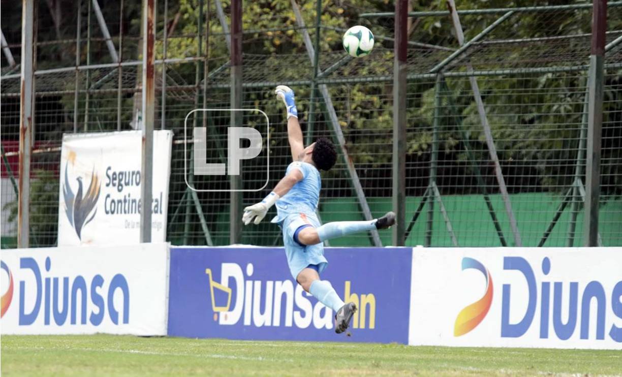 El portero de la UPN, Celio Valladares, tuvo una brillante actuación en el estadio Yankel Rosenthal contra el Marathón.