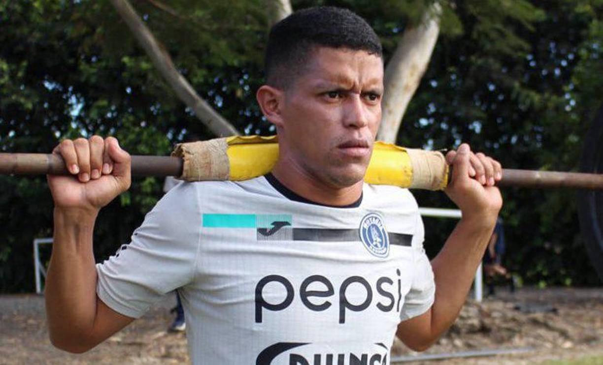 Jesse Moncada: El mediocampista zurdo finaliza su contrato con Motagua y está en veremos su continuidad con los azules en el 2023.