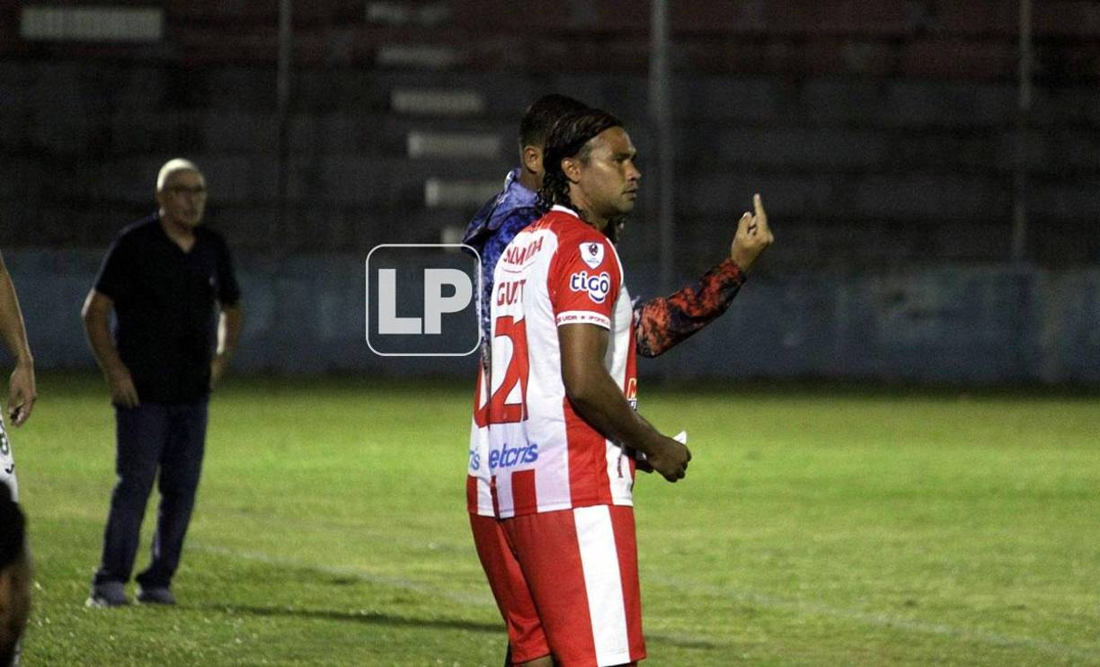‘Gullit‘ Peña entró en el segundo tiempo del partido y tuvo incidencia contra el Marathón.