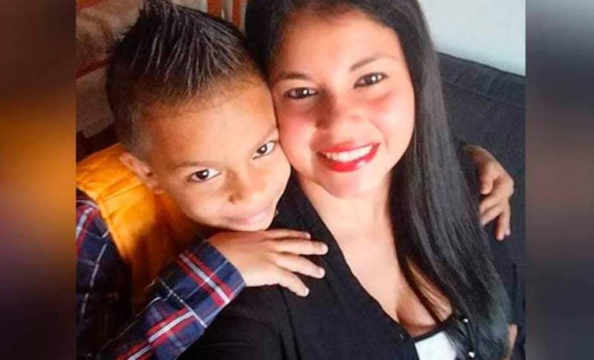 A continuación, expresó su deseo de tenerlo cerca: “Cómo quisiera que estuvieras aquí... Son 17 años que estás cumpliendo, mi amor, y cinco años de que no estás a mi lado. Pero no pierdo las esperanzas ni la fe de volverte a ver, de abrazarte”.