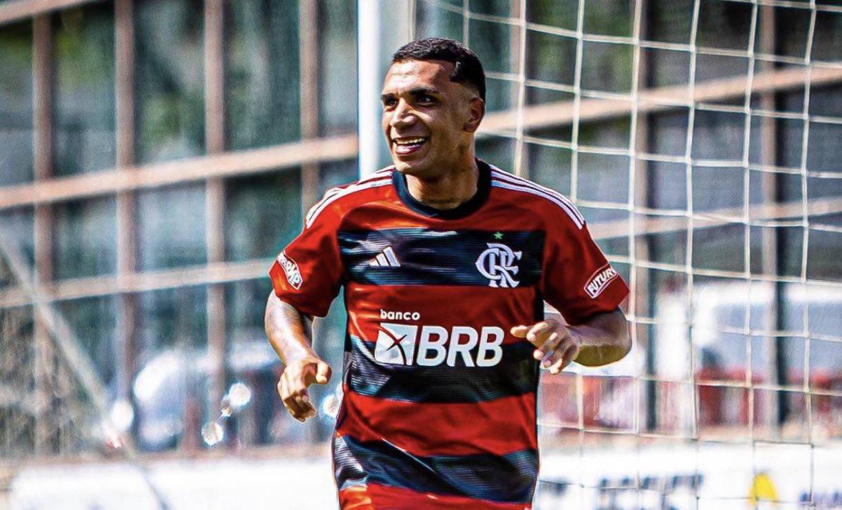 Informa Fabrizio Romano que el Barcelona se está acercando a un acuerdo para fichar al delantero Petterson Novaes, nacido en 2004, procedente del Flamengo. Llegaría para reforzar al equipo filial.