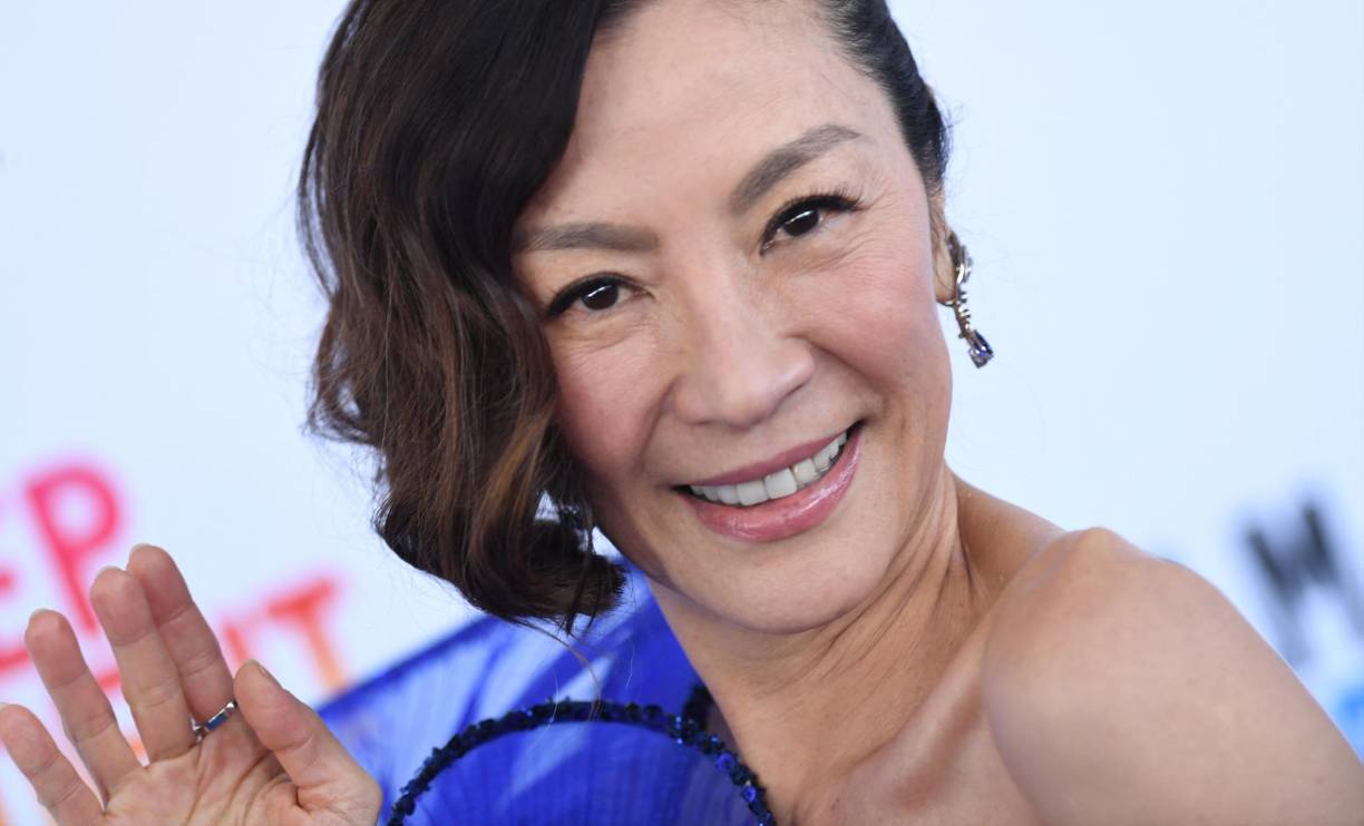 La actriz Michelle Yeoh cuenta con una impresionante carrera actoral, su más reciente película 'Everything Everywhere All at Once' la ha consagrado a nivel mundial. A continuación le detallamos en cuáles plataformas de streaming puedes ver las películas más recientes y populares de la actriz de origen chino.
