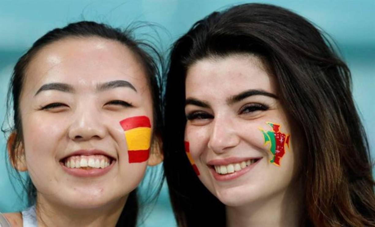 Estas bellezas apoyaban a España y Portugal. Foto Efe