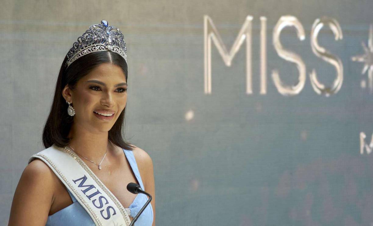 A través de una entrevista realizada en radio a la actual Miss Universo, la nicaragüense compartió la emoción y el honor que siente de presentar una corona que no solo representa la belleza y el glamour, sino también una conexión profunda con la naturaleza y la cultura mexicana.