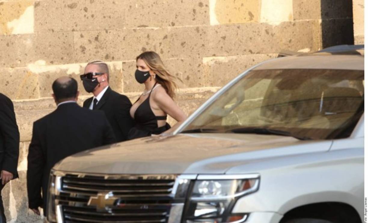 J Balvin y su novia, la modelo Valentina Ferrer, también estuvieron entre los invitados a la mediática boda.