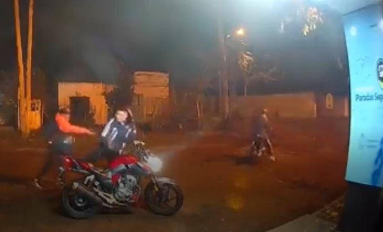 Después del asesinato de su pareja, Rocío, la novia de Andrés Carbonel, habló sobre lo sucedido y aunque admitió que él tenía problemas con las drogas, expresó su opinión: “No quiero hacerlo santo porque está claro que él fue el primero en ir hacia la otra persona, pero no era la forma. Siento que lo mataron como a un perro”. La mujer argumenta que Mallea debe pagar por lo que hizo, ya que se trata de un policía, un hombre de la fuerza que fue capacitado y, según ella, “lo mató porque quiso”.