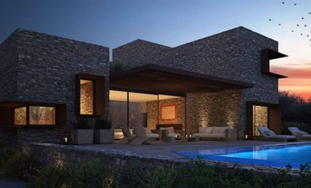 Costa Navarino, es un jujoso complejo turístico griego en el suroeste de la península del Peloponeso que ha sido elegido como el lugar donde disfruta de sus vacaciones Cristiano Ronaldo.