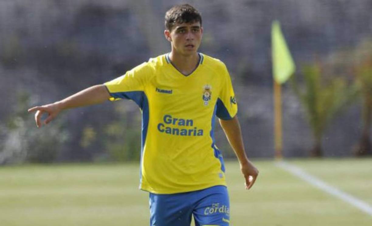 El FC Barcelona fichó al medio-ofensivo Pedro González 'Pedri' por 5.000.000 € + 15% plusvalía futura venta,llega procedente de Las Palmas.
