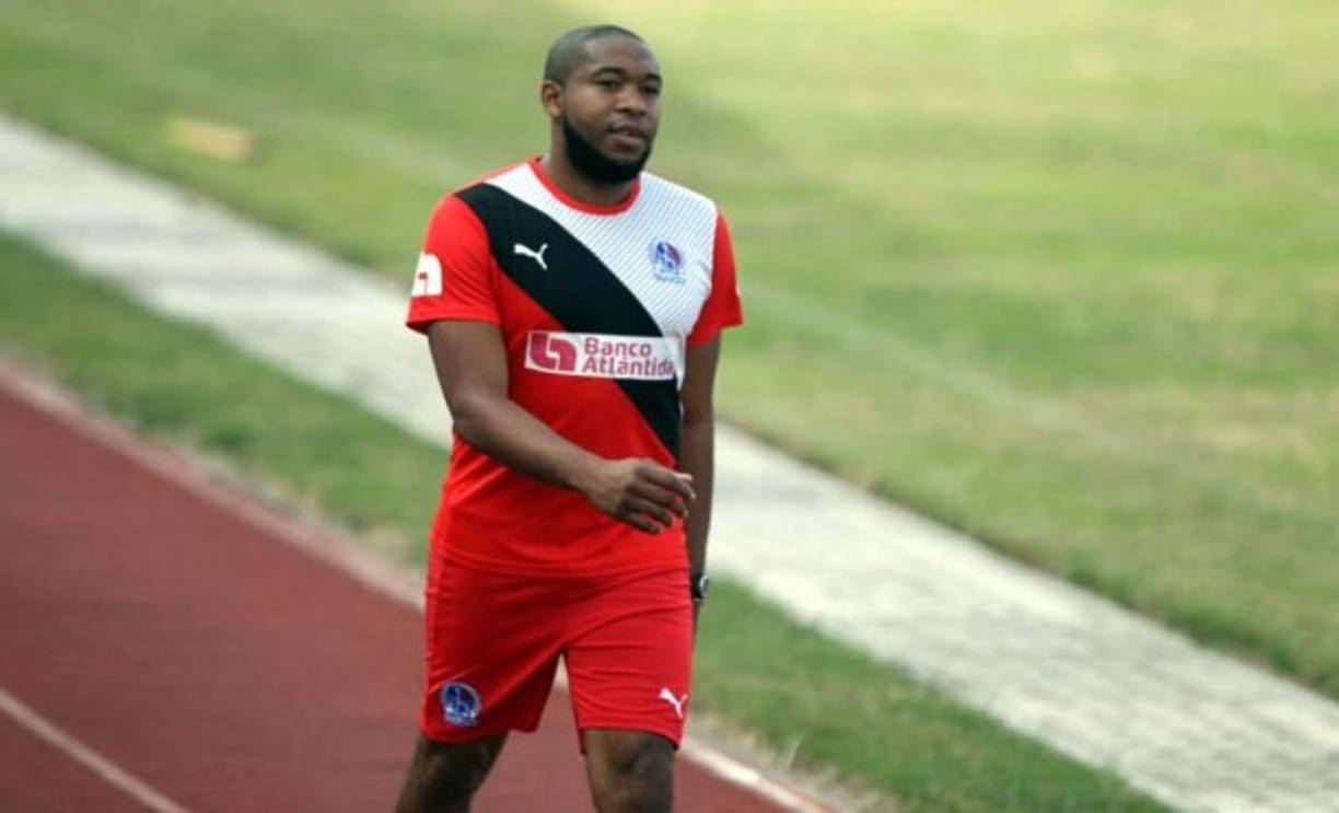 El mediocampista hondureño Wilson Palacios regresa a la Liga Nacional después de llegar a un acuerdo con la dirigencia del Olimpia para firmar su contrato. El jugador está recuperando su forma física para entrar en los planes del entrenador Carlos Restrepo. Solo falta el anuncio oficial del equipo capitalino.