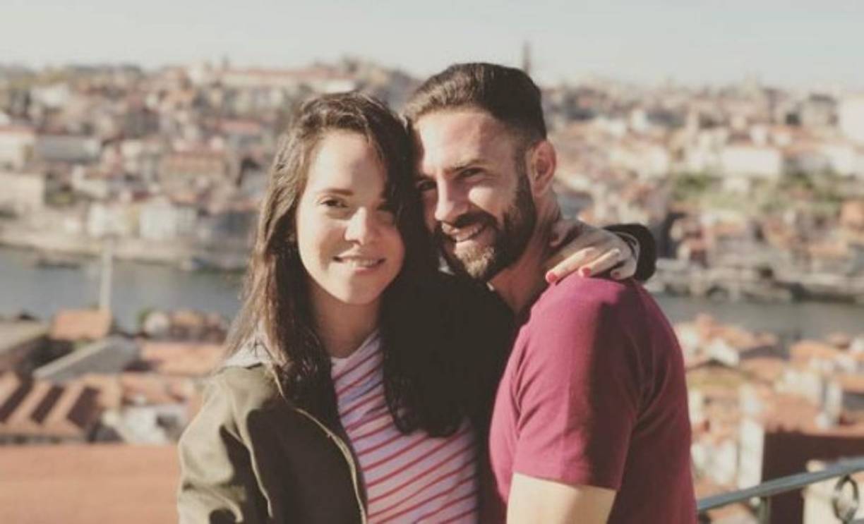 El defensor mexicano Miguel Layún con su esposa Ana Laura Galván