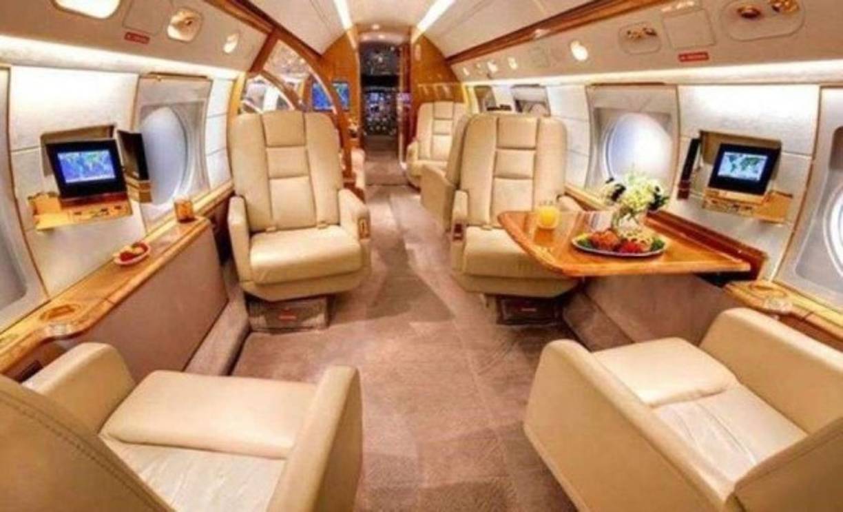 Lo curioso es que, si bien es propiedad de Messi, no puede utilizarlo para volar “libremente” por España.<br/><br/>¿A qué se debe esto? Debido a que su licencia está registrada en Argentina, esto no le permite realizar vuelos de cabotaje dentro de España, al ser Messi un residente fiscal en la Unión Europea.