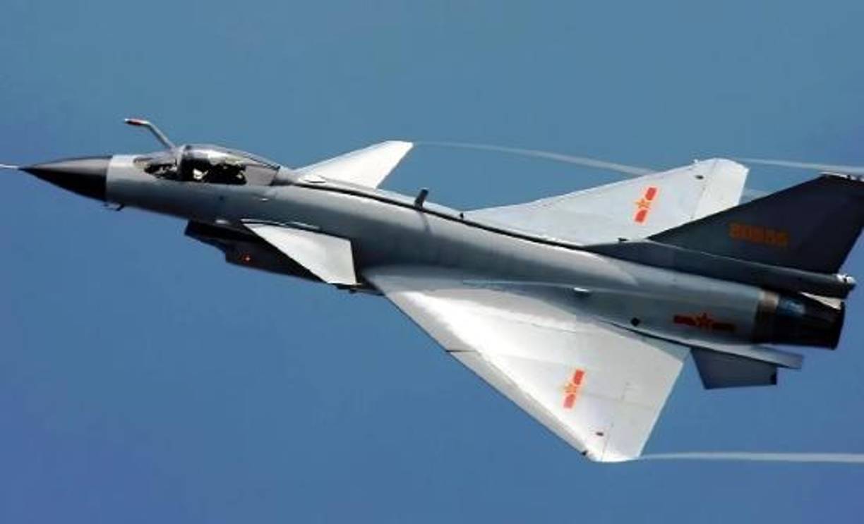 Los J-16, diseñados por la Shenyang Aircraft Corporation, son capaces de transportar misiles de combate de corto alcance, así como misiles aire-aire de largo alcance, según el diario estatal Global Times. Estos cazas ya fueron utilizados en incursiones chinas en la Zona de Identificación de Defensa Aérea (ADIZ) de <b>Taiwán</b>. 