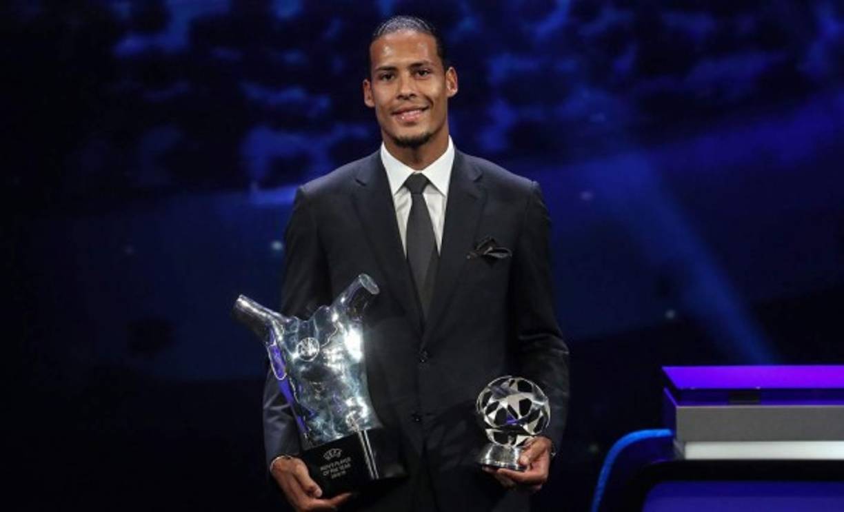 Virgil van Dijk fue premiado como el mejor jugador Uefa luego de la Champions League conquistada con Liverpool.