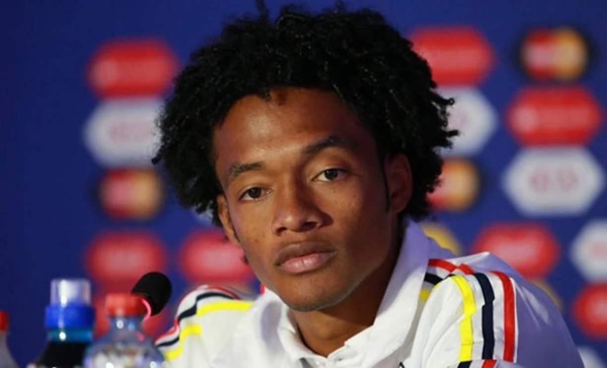 El colombiano Juan Guillermo Cuadrado de la Juventus vio morir a su padre cuando tenía cuatro años en Colombia. Su infancia fue triste y pasó momentos muy dificiles junto con su familia debido a esta triste situación.