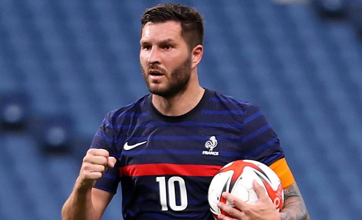 Tras pasar por Lorient, Pau FC, Tolouse y Olympique de Marsella, jugó además el Mundial de Sudáfrica 2010, llegó a México en 2015 y no tiene fecha de retiro.