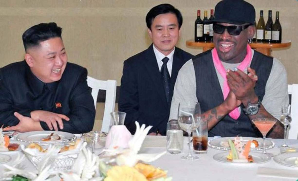 Dicha amistad continúo una vez que Rodman regresó a Estados Unidos y ambos siguieron comunicándose vía telefónica, aunque eso lo llevó a ser investigado, según detalló. 'Era como si yo fuera uno de la familia. Sin embargo, en cierto momento, cuando regresé a los Estados Unidos, me di cuenta de que estaban revisando mi teléfono'.