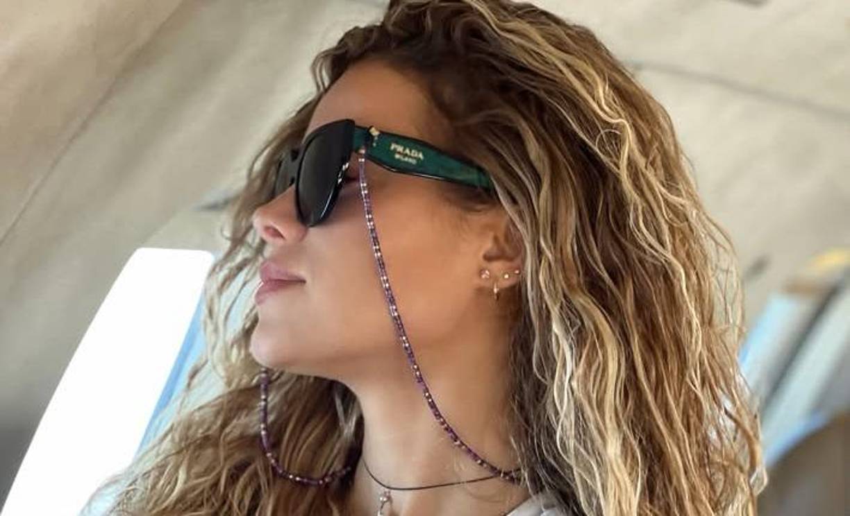 Los rumores del romance entre los españoles comenzó hace poco, luego de que usuarios de Instagram y algunos medios de comunicación informaron que los artistas se estaban coqueteando en unas publicaciones de la red social.