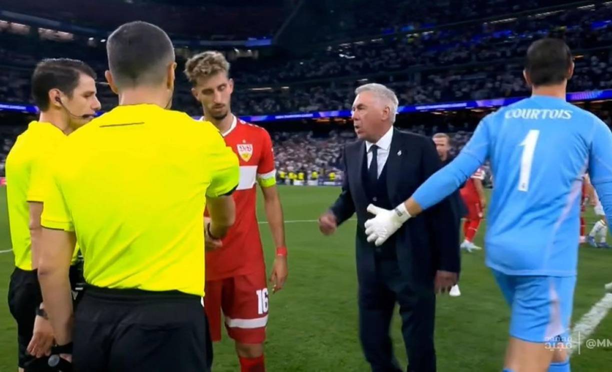 Ancelotti, que había visto amarilla en la primera mitad, se calentó bastante con el árbitro al término del partido y se fue a reclamarle.