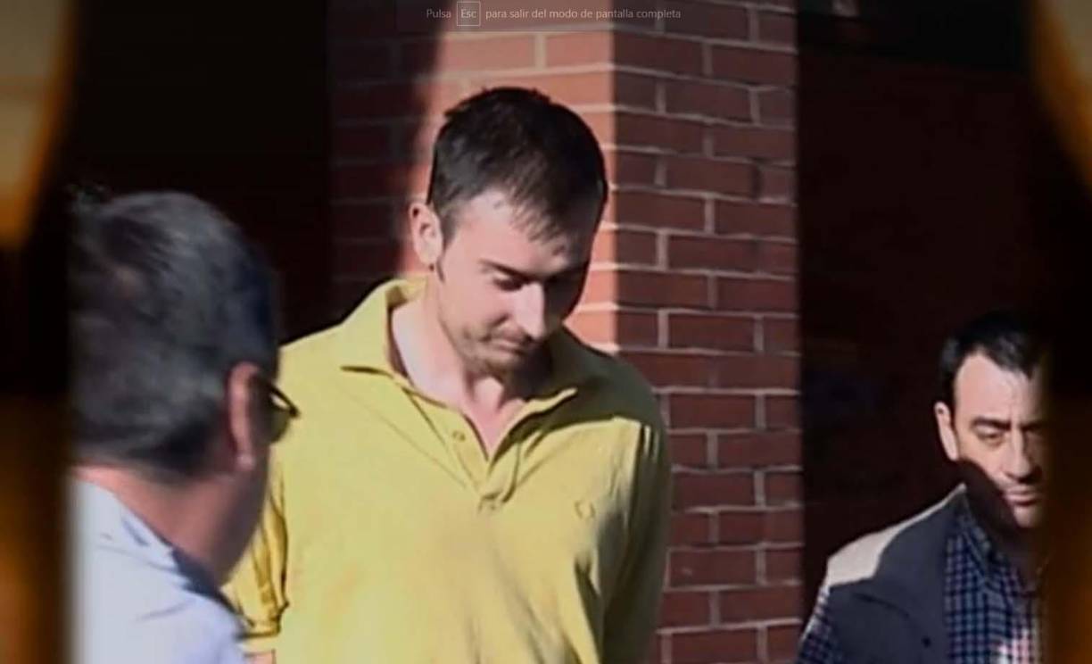 La Policía, desconcertada por los crímenes, buscó durante meses descifrar el modus operandi y las motivaciones del asesino, pero los esfuerzos parecían infructuosos. Sin pistas claras, la investigación avanzaba lentamente.