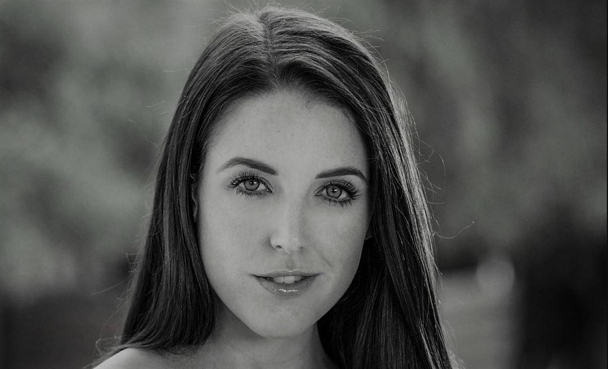 La actriz nació el 4 de marzo de 1985 en Sidney, Australia. 