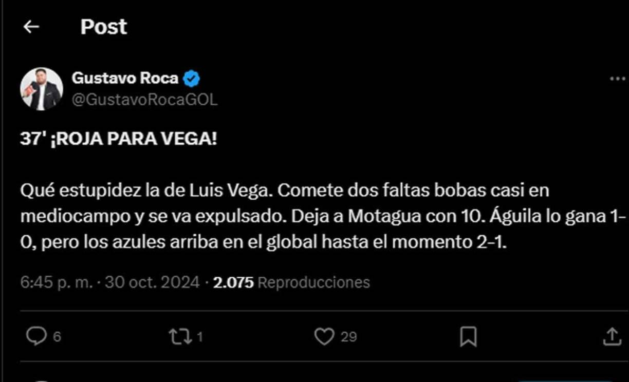 Gustavo Roca criticó a Luis Vega por su expulsión: “Qué estupidez la de Luis Vega. Comete dos faltas bobas casi en mediocampo y se va expulsado”.