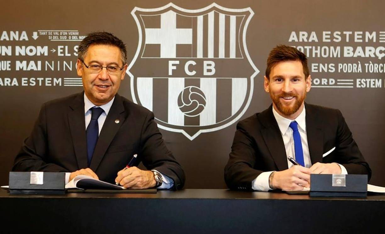 Según los documentos a los que ha tenido acceso El Mundo, el 4 de mayo Bartomeu se dirigió al padre de Messi con una primera propuesta en firme. El presidente del Barcelona quería “pactar ya la renovación por un año más con un apartado que indique que cada una de las siguientes temporadas automáticamente quedará renovado si Leo no dice lo contrario antes del 30 de abril”. 