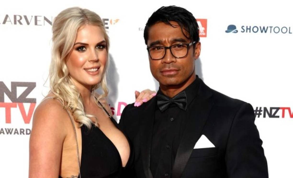 Pua Magasiva - Mayo 11 de 2019<br/>Edad: 38 años<br/>Causa de muerte: Indeterminada<br/><br/><a href='https://www.laprensa.hn/fotogalerias/farandula/1283396-411/muere-el-actor-pua-magasiva-una-de-las-estrellas-de-power-rangers' style='color:red;text-decoration:underline' target='_blank'>Magasiva, que protagonizó varias series de televisión de Power Rangers</a> , así como la telenovela de Nueva Zelanda Shortland Street, murió en circunstancias sospechosas. No fue sino hasta después de la muerte de Magasiva que se supo que su relación con su esposa de dos años y medio había sido abusiva y que había sido condenado a seis meses de supervisión y setenta horas de trabajo comunitario por agredir a su esposa.<br/><br/>Power Ranger también perdió a otra de sus estrellas este año. <a href='https://www.laprensa.hn/espectaculos/1317270-410/muere-actor-de-los-power-ranger-robert-axelrod' style='color:red;text-decoration:underline' target='_blank'>Robert Axelrod, quien dio la voz a Lord Zedd y Finster en la serie noventera Power Rangers</a> , falleció el sábado a los 70 años en septiembre de 2019.