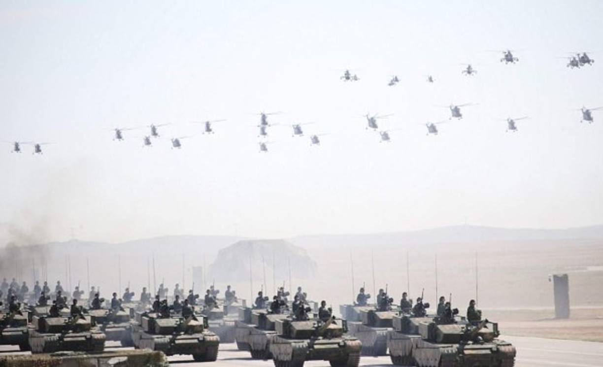 En el desfile debutaron además dos de los más recientes alardes de fuerza de China, los misiles Dongfeng-31 AG y los cazas furtivos de quinta generación J-20.