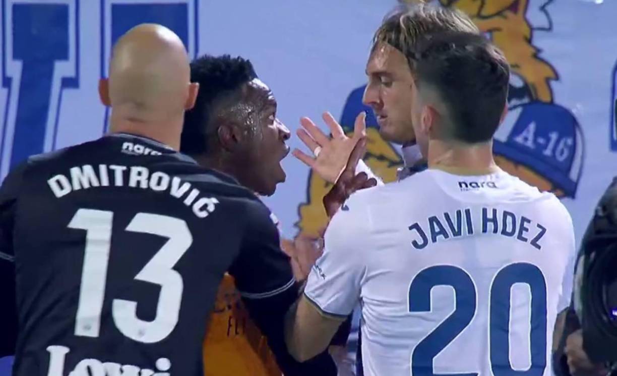 Otra pelea de Vinicius: Esta vez le reclamó al defensor Sergio González del Leganés por una falta. 