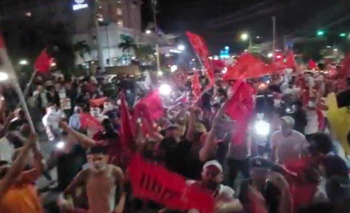 Xiomara Castro supera a Nasry Asfura del Partido Nacional por más de 200 mil votos en los resultados del CNE.