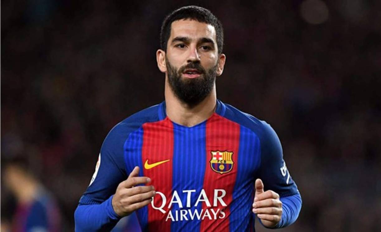 El FC Barcelona ya se ha librado de Arda Turan. El turco llegó al Camp Nou durante el verano de 2015 a cambio de 34 millones de euros desde el Atlético de Madrid este 30 de junio de 2020, finaliza una vinculación contractual de lo más infructuosa.<br/><br/>Arda acabó su etapa azulgrana con 55 partidos oficiales disputados, un total de 15 goles y algunas buenas actuaciones cuando Luis Enrique dirigía al equipo catalán. Su último partido con el Barcelona data del 26 de abril de 2017 contra Osasuna (7-1 en el Camp Nou).