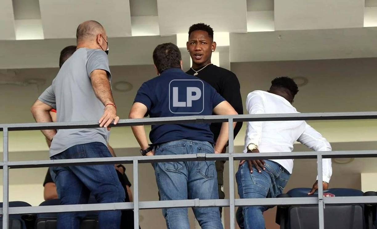 Romell Quioto estuvo charlando con el ‘Bolillo‘ Gómez.