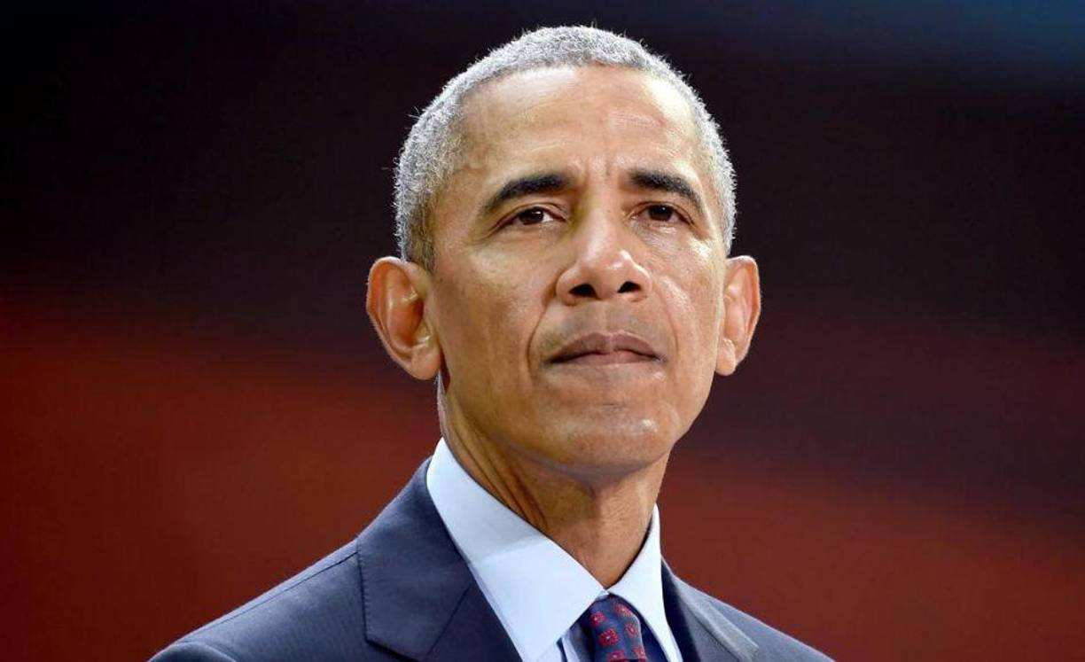 Por si fuera poco, Brack Obama también compartió con sus seguidores una lista de varios libros que pueden leer en este verano como The Candy House de Jennifer Egan. 