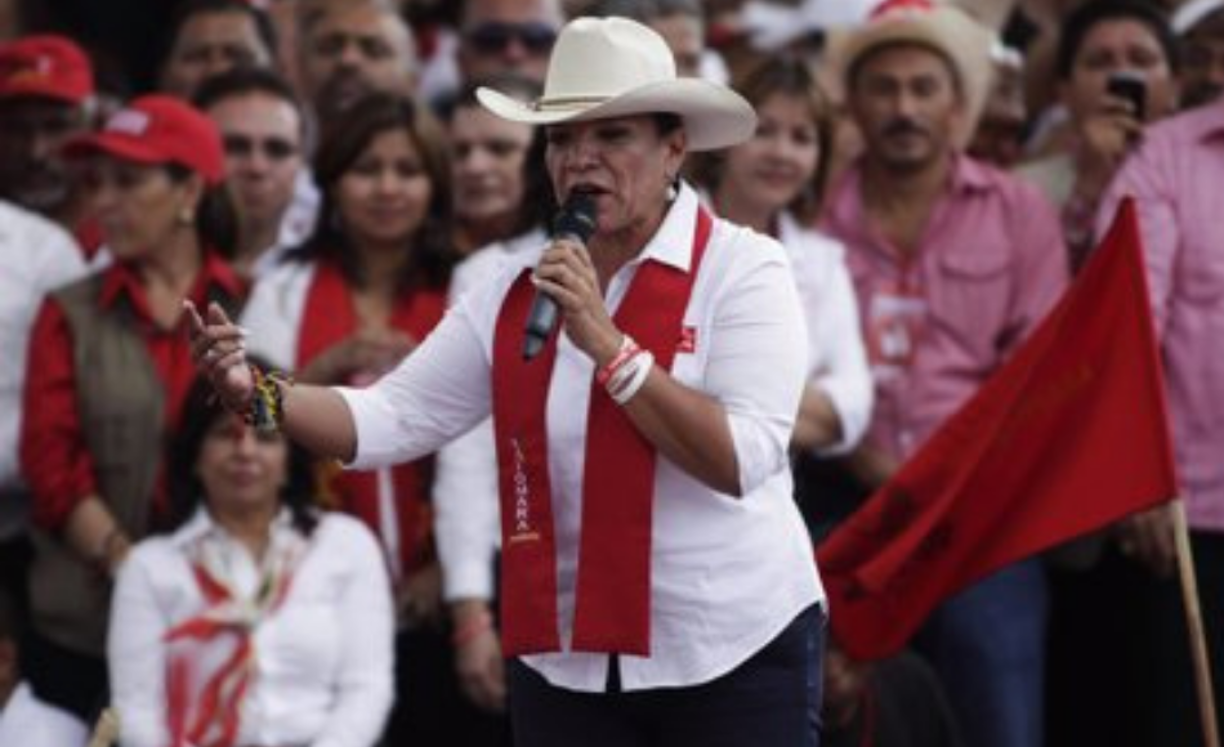 En esa participación obtuvo más de 800,000 votos, sin embargo, perdió las elecciones. 