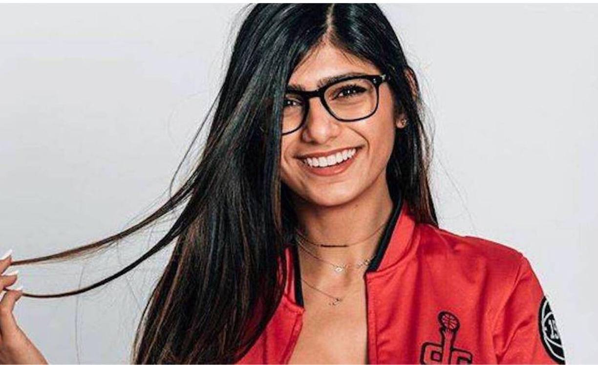 Mía Khalifa ha dado de qué hablar en sus redes sociales después de compartir en Instagram y TikTok lo mucho que disfrutó y cantó durante uno de los conciertos de Karol G en Miami.