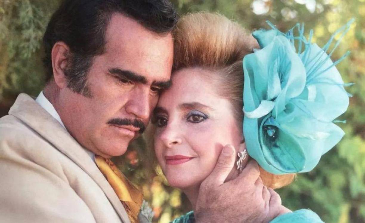 La viuda de ‘El Charro de Huentitán’ defendió su postura luego de que fuera señalada por justificar los engaños de su esposo.