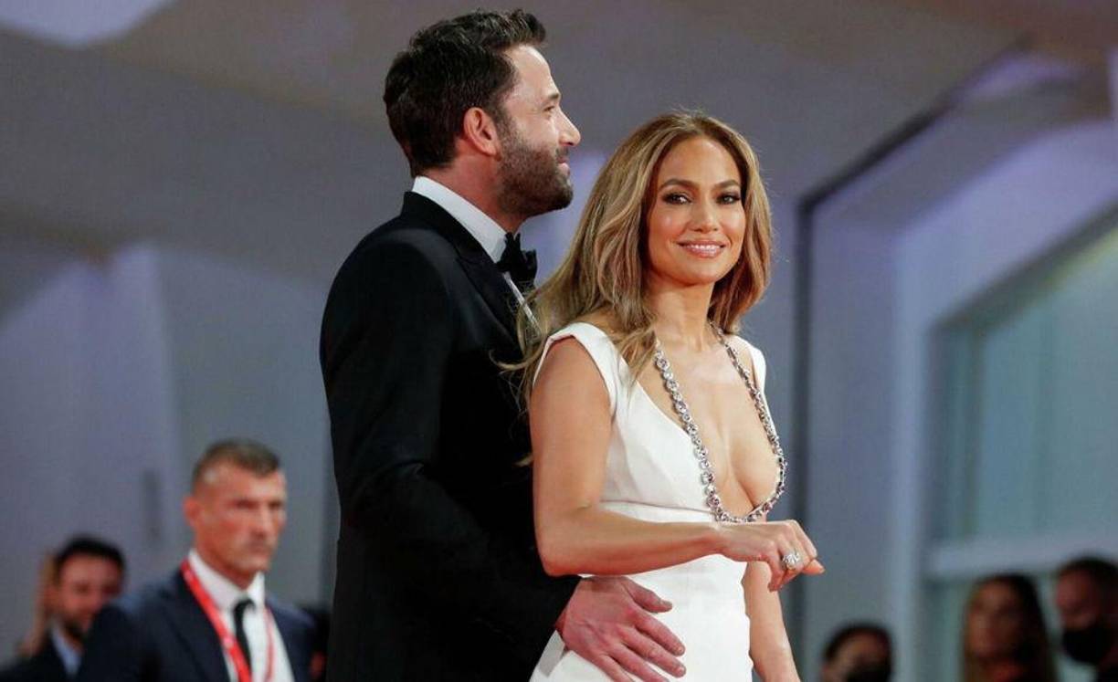 “Su pareja que es muy pasional y emotiva como ella, nos habla que será de sus matrimonios menos duraderos”, dijo la vidente. 