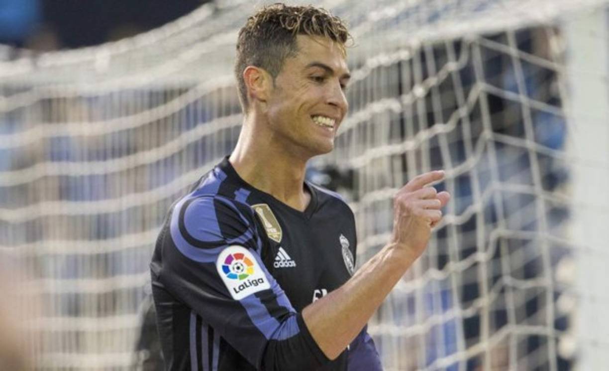 Luego de haber mostrado que es nuevamente padre, ahora de dos hijos gracias a un vientre de alquiler, medios informan que Cristiano Ronaldo ha cambiado de parecer y habría decidido seguir en el Real Madrid. Hace unas semanas el jugador se rebeló y amenazó con irse tras ser acusado por la Hacienda.