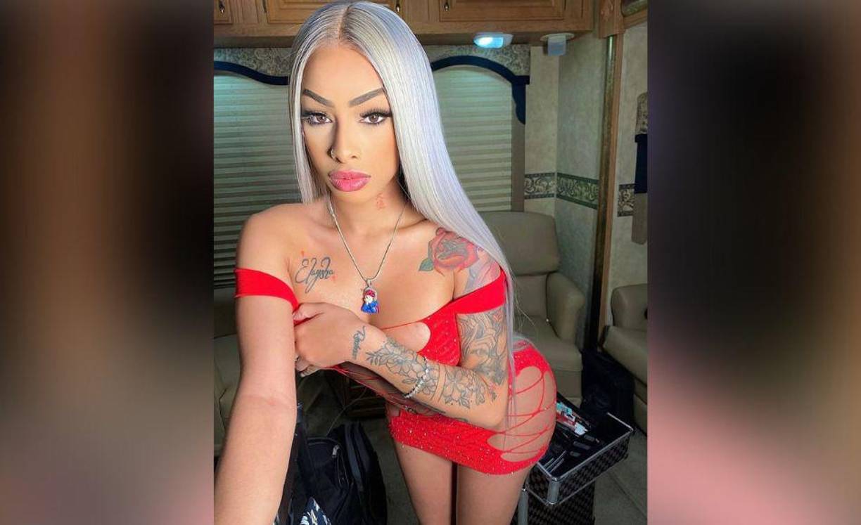 sin embargo, hace unos días confirmó que había pasado por quirófano, y por si fuera poco, se atrevió a compartir una foto suya “al natural” como ella escribe.