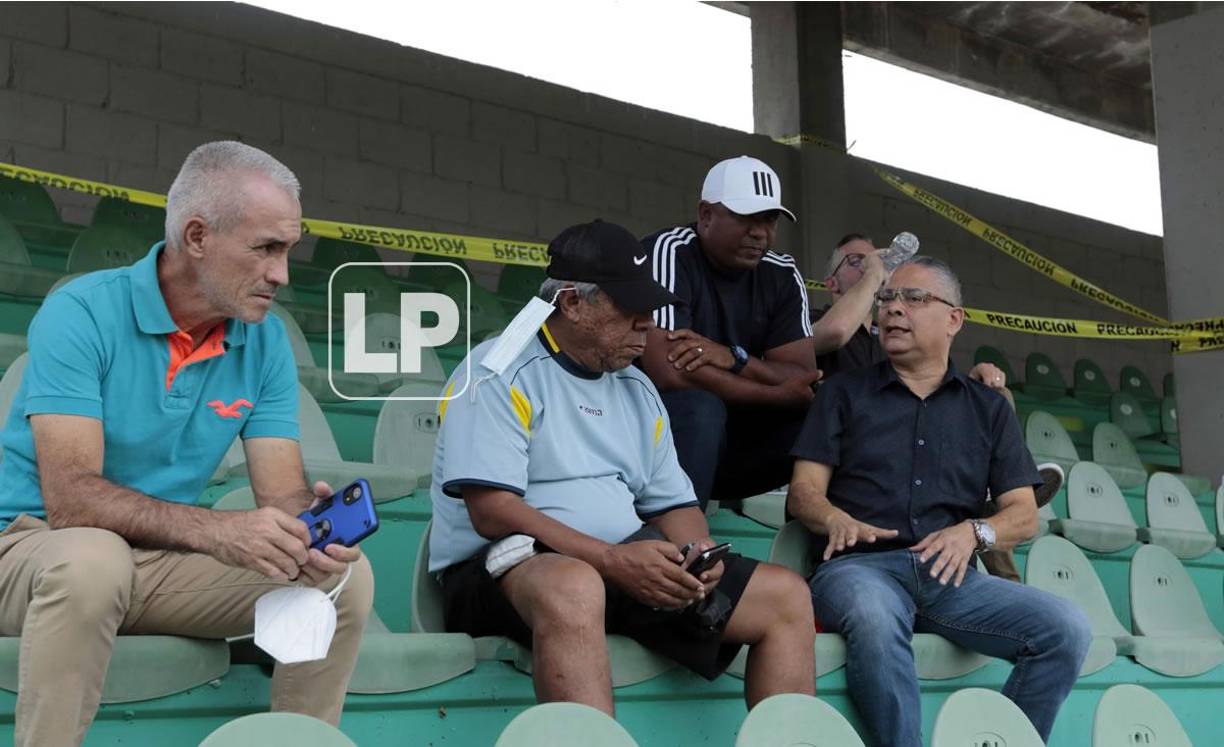 Ramón ‘Primitivo‘ Maradiaga, entrenador del Platense, también asistió al Yankel para ver a la Sub-20 de Honduras ante Costa Rica.