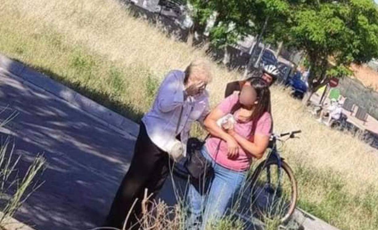 Asimismo se aprecia la presencia de otros familiares de Shakira,quien presuntamente es su madre, Nidia del Carmen Ripoll Torrado, quien también se mostraba muy nerviosa.