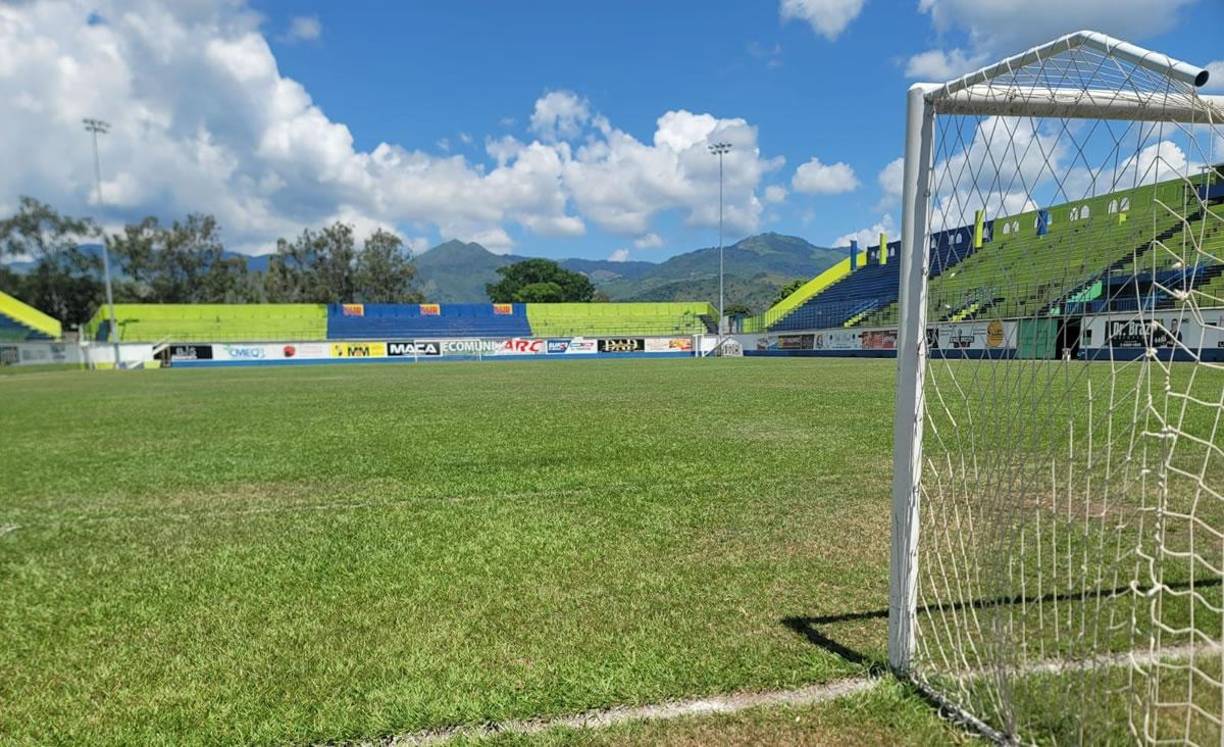 Así lucía la cancha del estadio Juan Ramón Brevé Vargas en el torneo pasado.