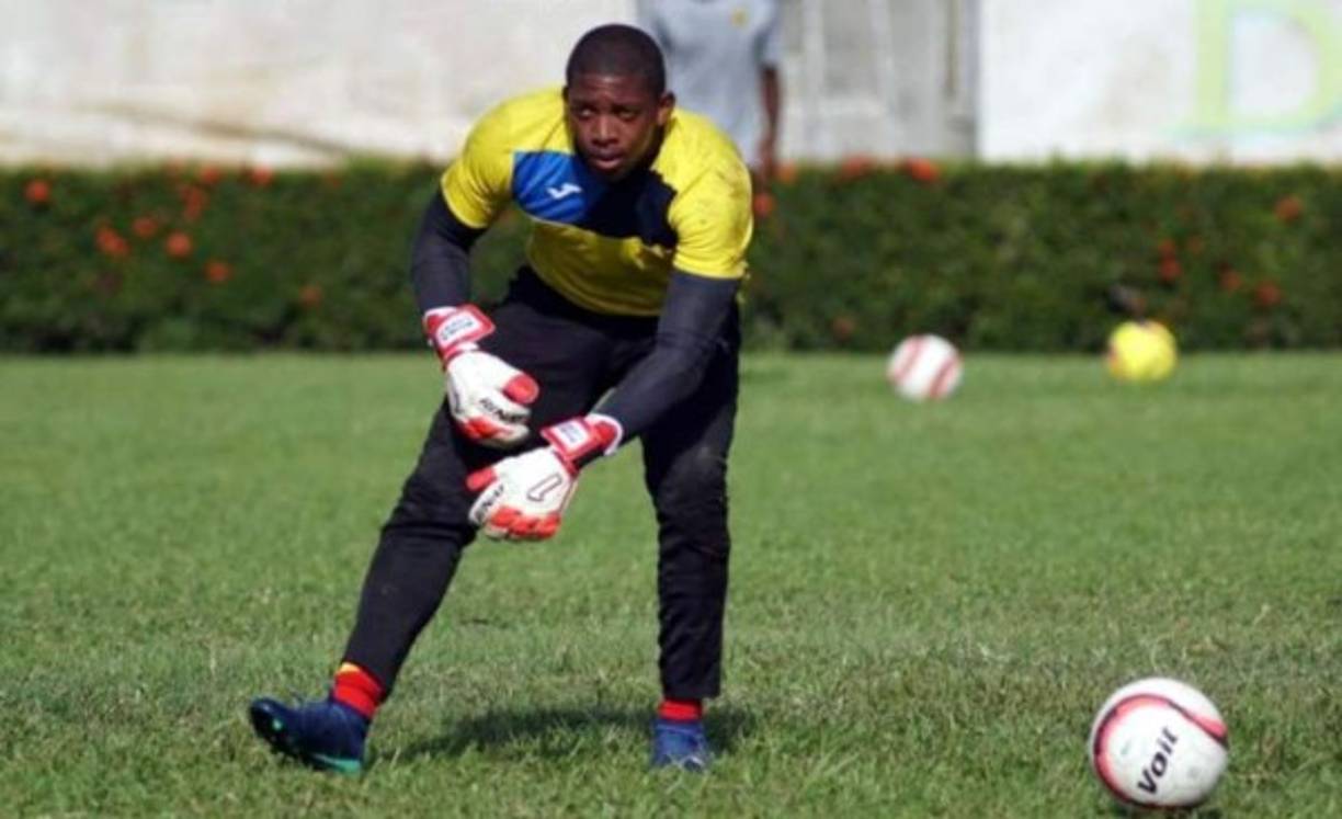 El guardameta del Real España, Luis “Buba” López, seguirá con la Máquina para el siguiente Torneo Clausura 2020. GOLAZO conoció que el arquero decidió renovar con la realeza y continuará vistiendo los colores amarillo y negro.