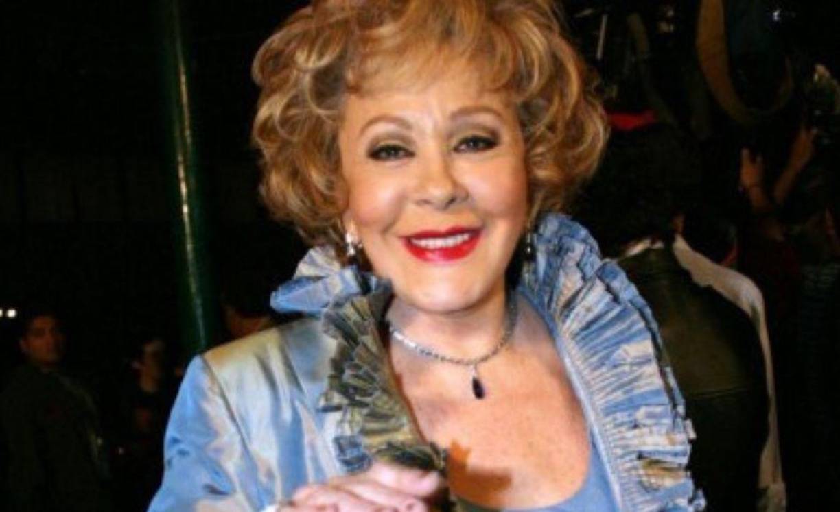 Además de su talento en el cine y televisión, también se dio a conocer en teatro, aunque lo que recuerdan con nostalgia sus admiradores fue el programa de televisión “Mujer, casos de la vida real”, proyecto que le permitió un gran éxito.