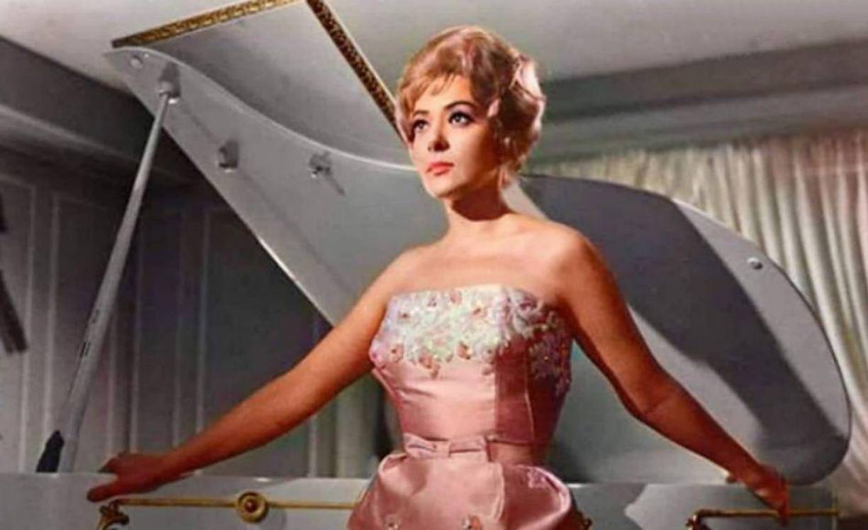 La actriz mexicana forma parte de la época de oro del Cine Mexicano, por lo que es considerada como una diva que la ha caracterizado desde siempre, pues a lo largo de su carrera además de dar a conocer su talento, también deslumbró por su belleza.