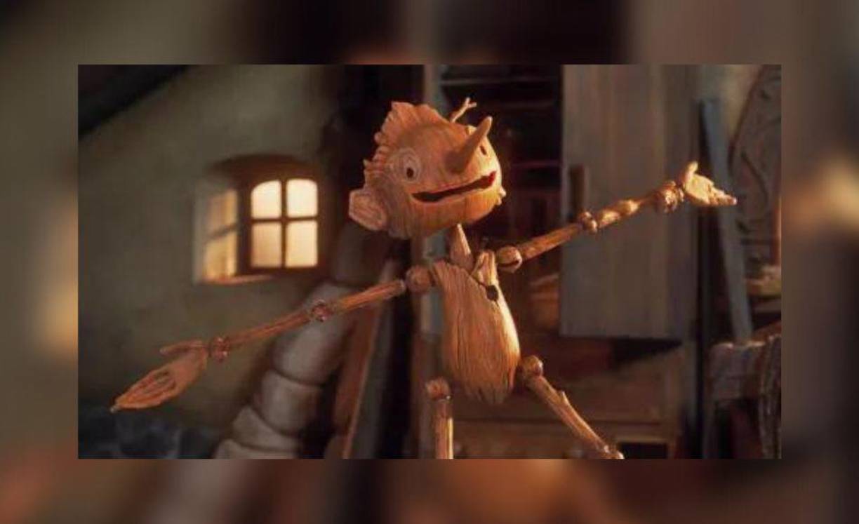 A principios de año tuvimos un pequeño adelanto de cómo se vería ‘Pinocho’, la nueva reinterpretación del cuento clásico dirigida por Guillermo del Toro, que llegaría en un formato stop-motion (es decir, fotograma a fotograma), y ahora ya tenemos el primer tráiler oficial de la historia.