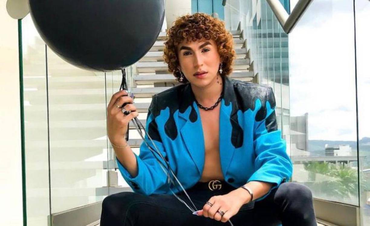 Asimismo le recordamos el estilo con el que comenzó a darse a conocer en la plataforma digital. 