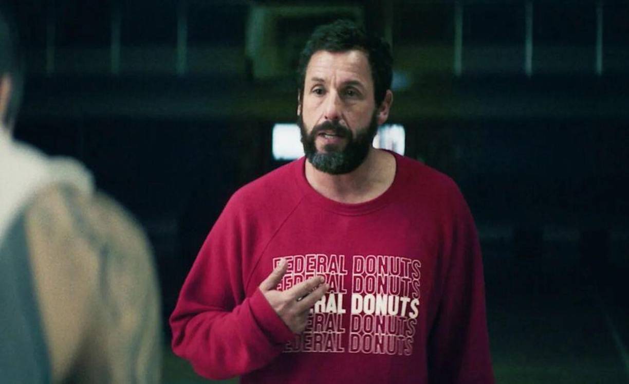  Los fanáticos pueden descansar tranquilos... Sandman estará completamente curado y listo para su próxima gira de comedia, que comienza a fines de octubre.