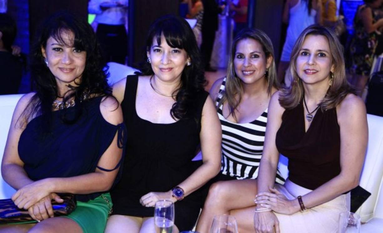 Evelyn Sevilla, Giselle Córdoba, Marissa Otero y Victoria Robelo.