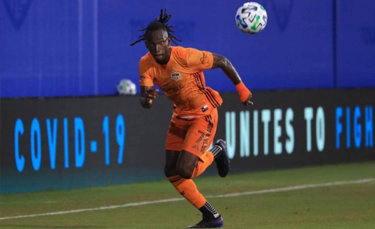 Alberth Elis: El delantero hondureño es nuevo jugador del Boavista de Portugal. La Panterita (de 24 años) se incorporará en el transcurso de la semana al equipo portugués adonde ya juega el otro atacante hondureño Jorge Benguché.